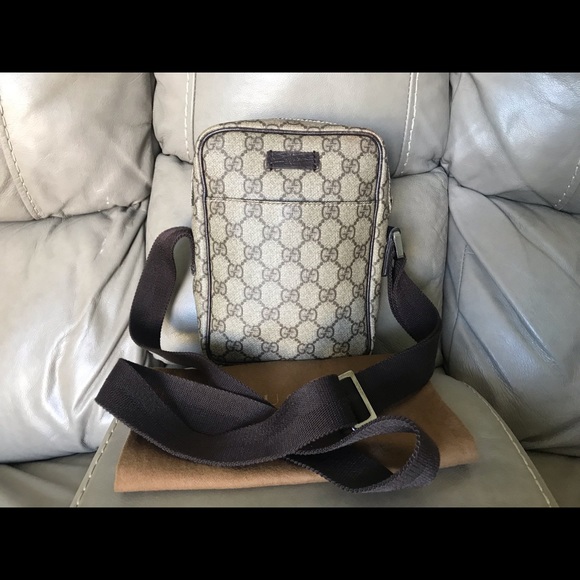 Gucci Handbags - 🌺 Auth Gucci Crossbody 🌺🌺🌺🌺🌺🌺🌺🌺🌺🌺🌺🌺🌺